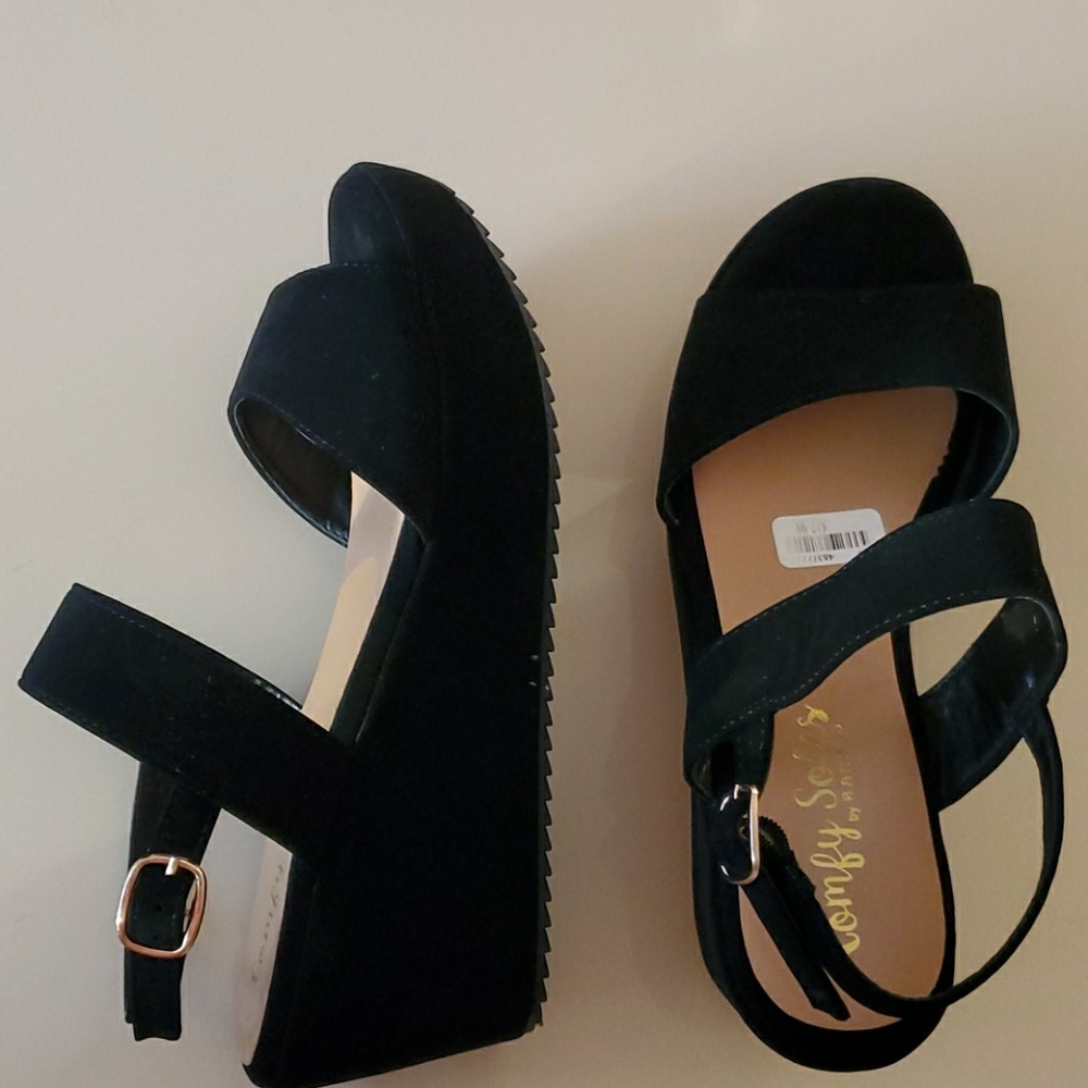 Comfy Soles Black Seude Platform Sandels